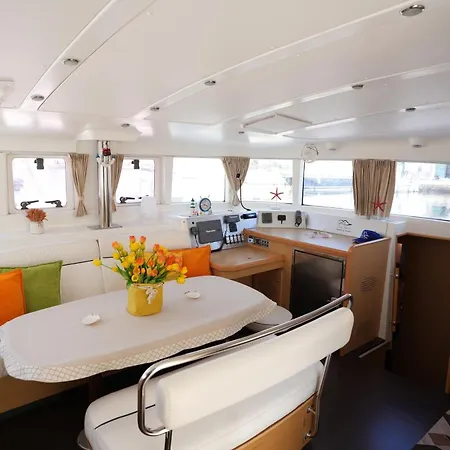 Catamarano Dory Botel
