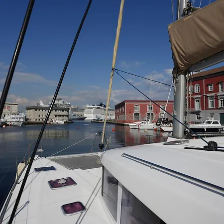 船屋 Catamarano Dory 那不勒斯